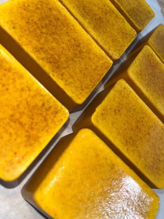 Fast acting Turmeric, Honey,  Kojic Acid Brightening Soap. Fades Dark Spots and  Acne scars.